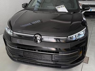 Gebraucht VW Tiguan Edition 150 PS (110 kW) 2025 Grau SUV