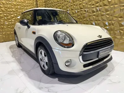 Usata Mini ONE 75 CV (55 kW) 2015 Bianco Utilitaria