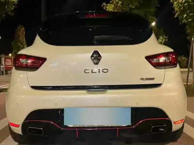 Usata Renault Clio IV R.S. 200 CV (147 kW) 2014 Berlina