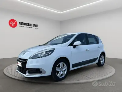 Usata Renault Scénic III 110 CV (80 kW) 2012 Bianco Monovolume