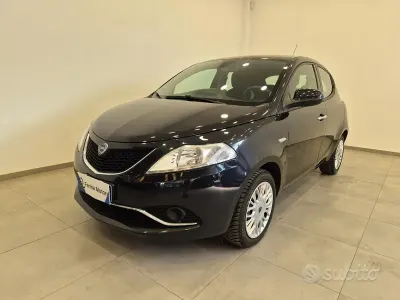 Usata Lancia Ypsilon Silver 69 CV (50 kW) 2018 Nero Utilitaria