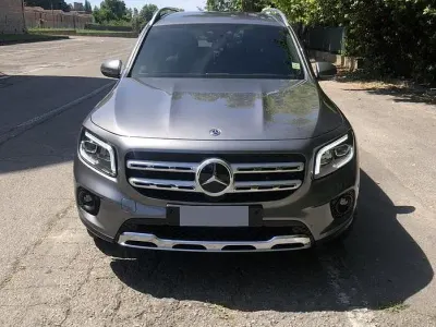 Usata Mercedes GLB200 150 CV (110 kW) 2020 Grigio SUV