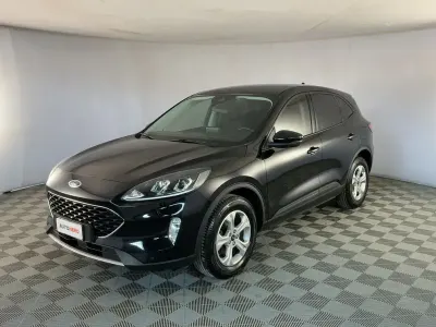 Käytetty Ford Kuga 120 HP (88 kW) 2021 Musta Katumaasturi