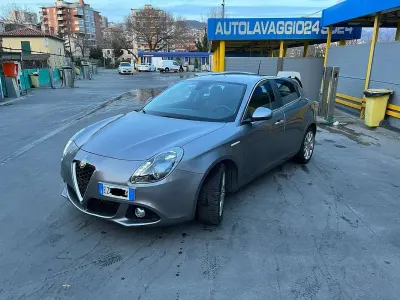 Usata Alfa Romeo Giulietta Distinctive 105 CV (77 kW) 2015 Grigio Utilitaria