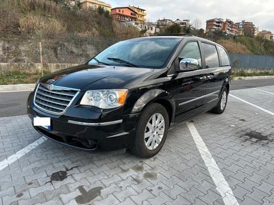 Usata Chrysler Grand Voyager Limited 163 CV (119 kW) 2010 Nero Monovolume