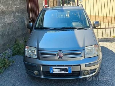 Begagnad Fiat Panda Emotion 69 HK (50 kW) 2011 Grå Halvkombi