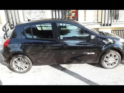 Usata Renault Clio III 68 CV (50 kW) 2010 Nero Berlina