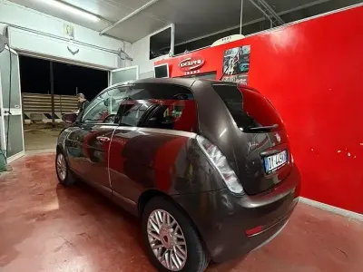 Usata Lancia Ypsilon 69 CV (50 kW) 2009 Marrone Utilitaria