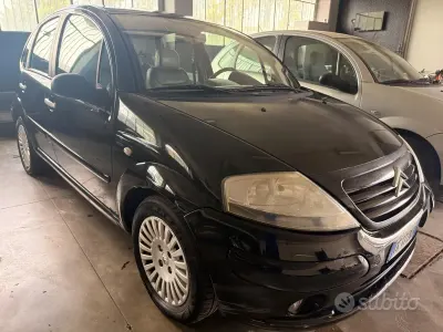 Używany Citroën C3 Exclusive 68 KM (50 kW) 2004 Czarny Sedan/Limuzyna