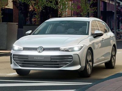 Usata VW Passat Business 150 CV (110 kW) 2024 Argento pebble metallizzato Station wagon