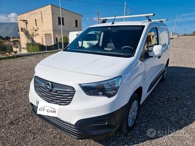 Usata Opel Combo Edition 102 CV (75 kW) 2021 Bianco Monovolume