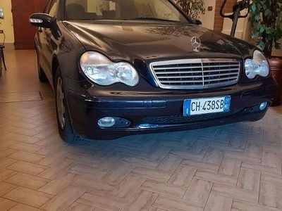 Usata Mercedes 200 122 CV (89 kW) 2003 Berlina