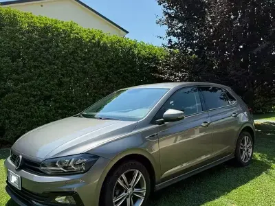 Usata VW Polo R-line 80 CV (58 kW) 2019 Grigio Utilitaria