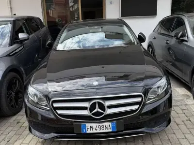 Usata Mercedes E200 Premium 150 CV (110 kW) 2017 Nero Berlina