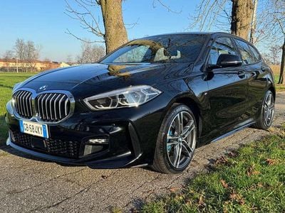 Black sapphire metallic (475) Usata 2020 BMW 116 M Sport Utilitaria | 22.900 € (Buon prezzo)