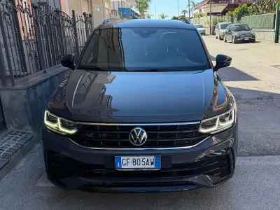 Usata VW Tiguan R-line 150 CV (110 kW) 2021 Grigio SUV