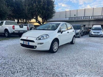 Gebraucht Fiat Punto Lounge 77 PS (56 kW) 2015 Weiß Kleinwagen