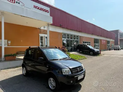 Usata Fiat Panda 4x4 Climbing 75 CV (55 kW) 2011 Nero Utilitaria