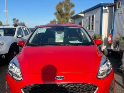 Begagnad Ford Fiesta 70 HK (51 kW) 2018 Röd Halvkombi
