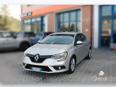Usata Renault Mégane IV Business 116 CV (85 kW) 2020 Grigio Berlina