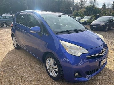 Usata Toyota Verso-S 90 CV (66 kW) 2012 Blu Monovolume