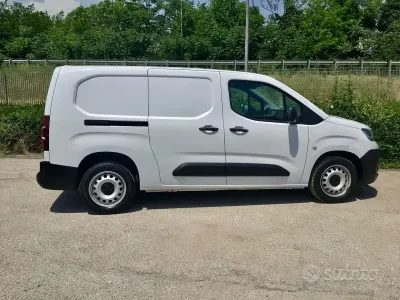 Usata Fiat Doblò 102 CV (75 kW) 2023 Bianco Monovolume