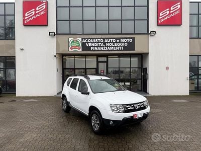 Usata Dacia Duster Lauréate 110 CV (80 kW) 2015 Bianco SUV