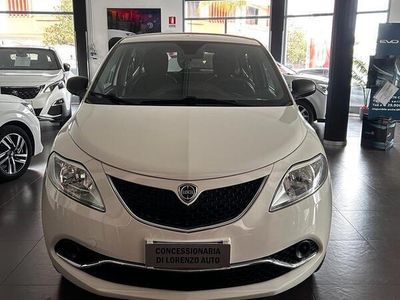 Usata Lancia Ypsilon 85 CV (62 kW) 2017 Bianco Utilitaria