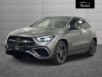 Nuova Mercedes GLA180 116 CV (85 kW) 2026 Nero cosmo SUV