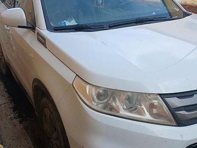 Usata Suzuki Vitara Cool 120 CV (88 kW) 2015 Bianco SUV