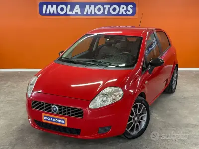 Usata Fiat Grande Punto Sport 90 CV (66 kW) 2007 Rosso Utilitaria