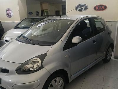 Usata Toyota Aygo 68 CV (50 kW) 2011 Grigio Utilitaria