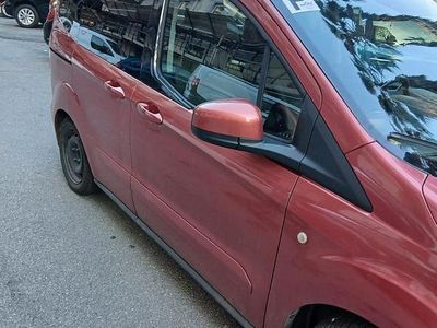 Usata Ford Tourneo Courier 2015 Rosso Monovolume