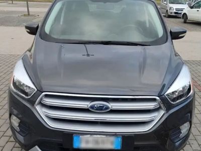 usata Ford Kuga 1.5 TDCI 120 CV Auto in ottimo stato