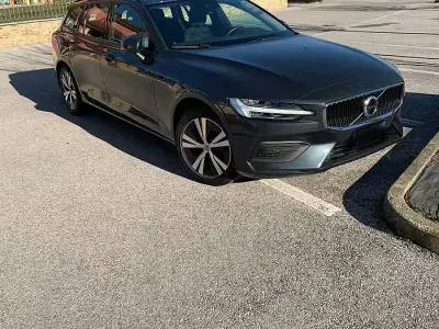 Usata Volvo V60 Business Edition 136 CV (100 kW) 2019 Grigio Station wagon
