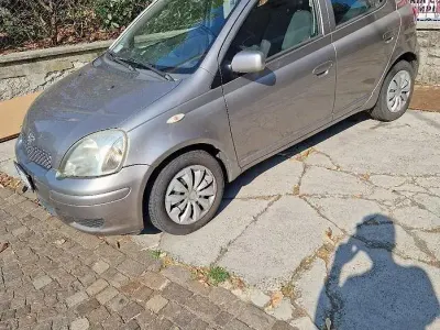 Usata Toyota Yaris 65 CV (47 kW) 2004 Utilitaria