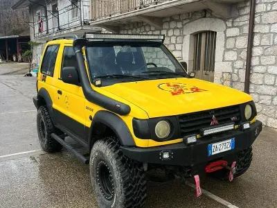 Usata Mitsubishi Pajero 150 CV (110 kW) 2012 Giallo SUV