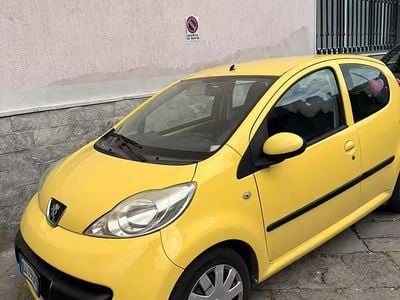 Usata Peugeot 107 68 CV (50 kW) 2006 Utilitaria