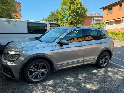 Usata VW Tiguan R-line 150 CV (110 kW) 2019 Grigio SUV