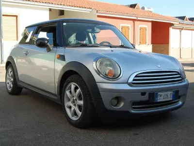 Usata Mini Cooper 120 CV (88 kW) 2008 Argento Utilitaria