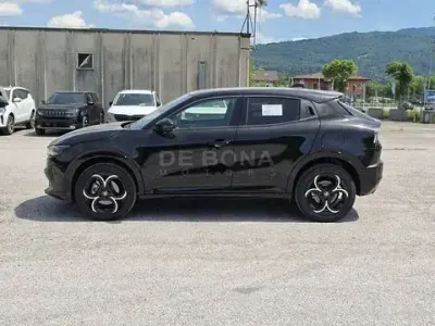 Nuova Alfa Romeo Junior Sprint 145 CV (106 kW) 2026 Nero SUV