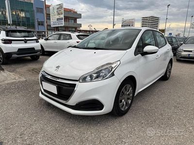 Bianco Usata 2018 Peugeot 208 Active Utilitaria | 7900 € (Buon prezzo)