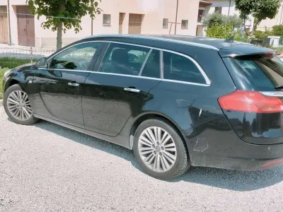 Usata Opel Insignia 140 CV (102 kW) 2012 Station wagon