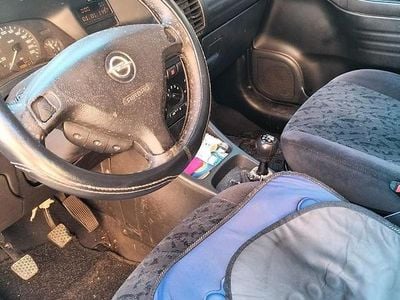 Usata Opel Zafira 101 CV (74 kW) 2000 Monovolume