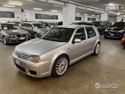 Usata VW Golf IV R 241 CV (177 kW) 2003 Grigio Berlina