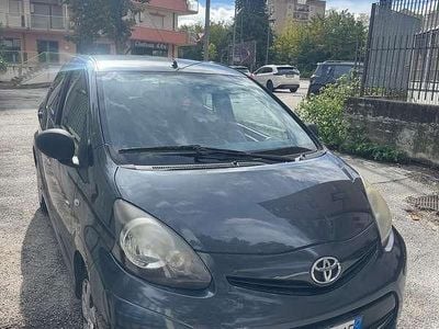 Usata Toyota Aygo Connect Style 68 CV (50 kW) 2012 Grigio Utilitaria