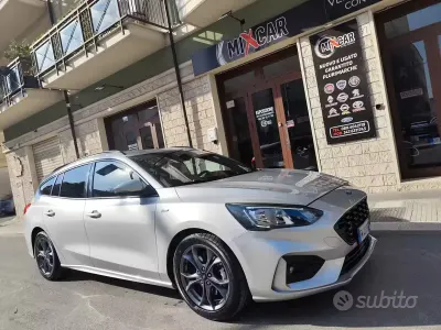 Usata Ford Focus ST-Line 120 CV (88 kW) 2019 Grigio Station wagon