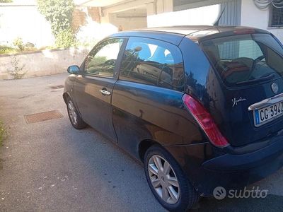 Usata Lancia Ypsilon 80 CV (58 kW) 2004 Nero Utilitaria
