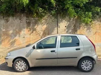 Usata Fiat Punto 69 CV (50 kW) 2010 Marrone Utilitaria