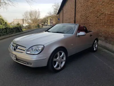 Usata Mercedes SLK200 192 CV (141 kW) 1999 Argento Cabrio